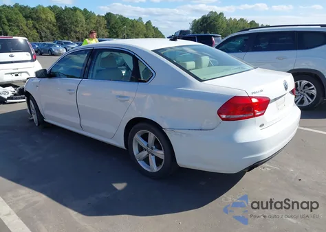 2015 Volkswagen Passat 1.8T Limited Edition из США, поврежденный, VIN 1VWAS7A34FC111459